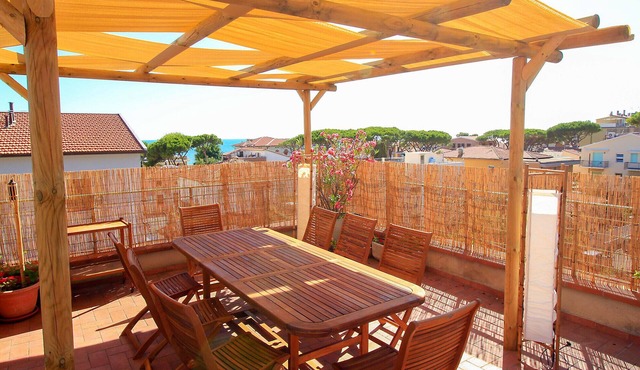 Apartment Anna 100 m from the sea