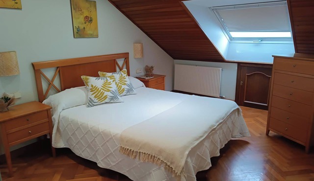 Apartamento Sleeps 6 with Garage