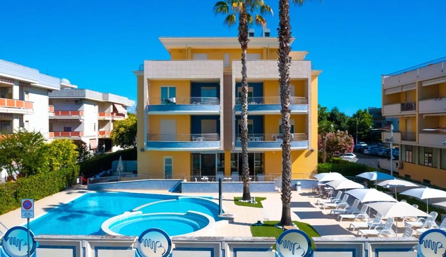 Apartment in Alba Adriatica with 2 bedrooms sleeps 6