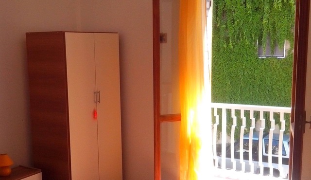 Apartment near Assisi, 6 people with private parking, first floor