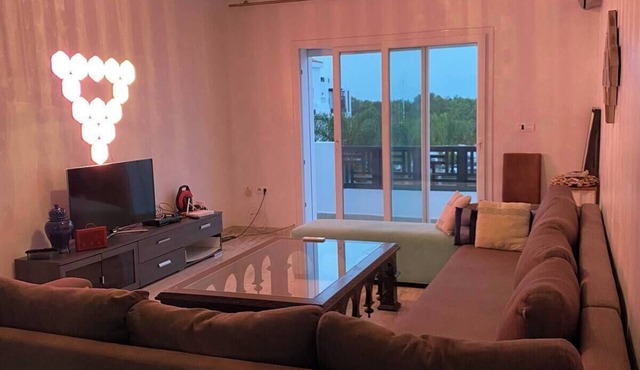 Appart Familial seulement : balcons avec vue