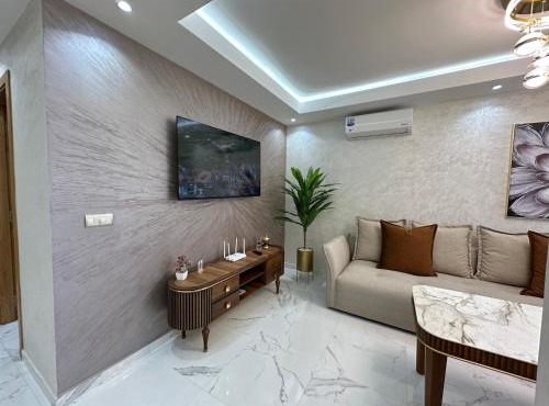 Appartement chic , 3 chambres , proche centre-ville -plage -aéroport, parking privé