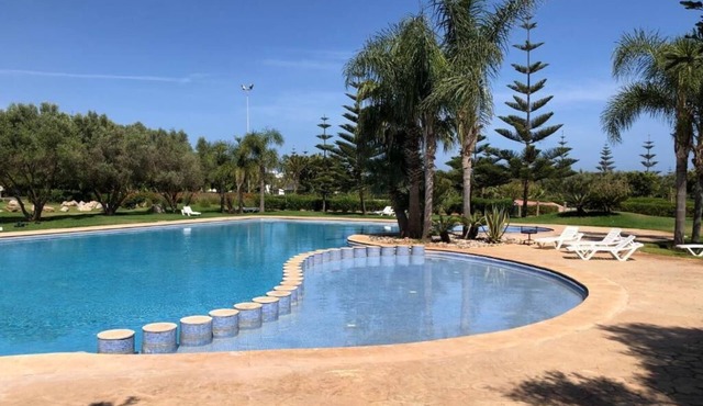 Appt with garden level 200m2,EDEN ISLAND, beach, swimming pools, security.