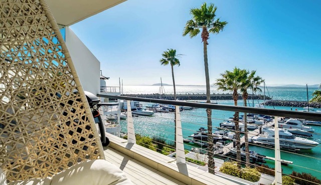 Aqua Views at the Waterclub in Cape Town
