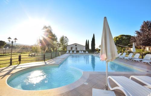 Awesome Apartment In Cannara With Swimming Pool