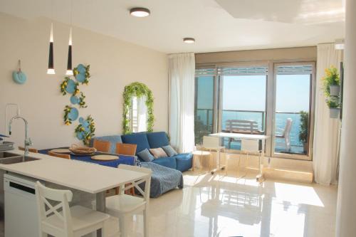 Beachfront Bliss 3 bedroom Privacy