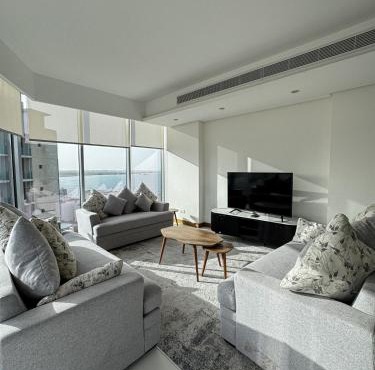 Beachside 2BR Retreat in Durrat Marina