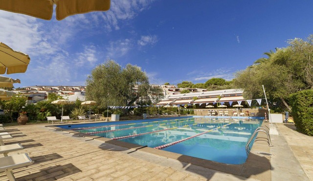 Beautiful apartment in villa for 4 guests with pool, A/C, WIFI, TV, terrace and pets allowed