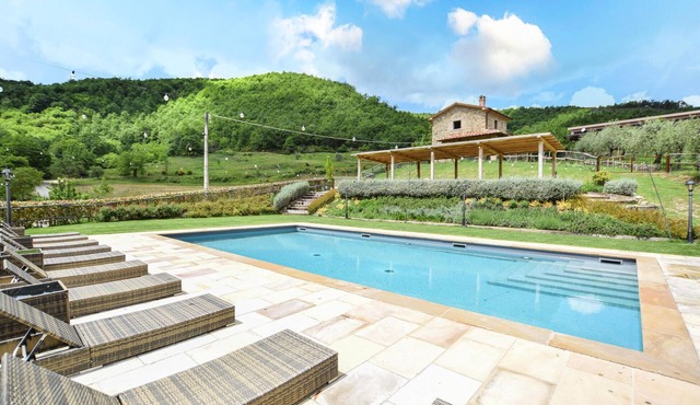 Beautiful home in Monte Santa Maria Tibe