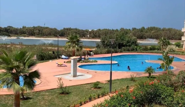 Beautiful apartment in a residence with swimming pool, 750m from the beach. Comfort guaranteed.