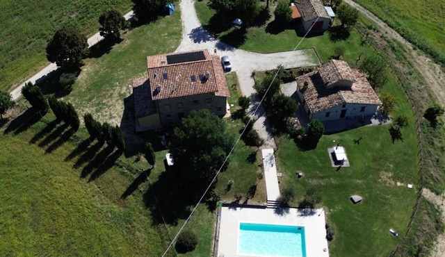 Beautiful private villa for 14 guests with WIFI, private pool, pets allowed and panoramic view