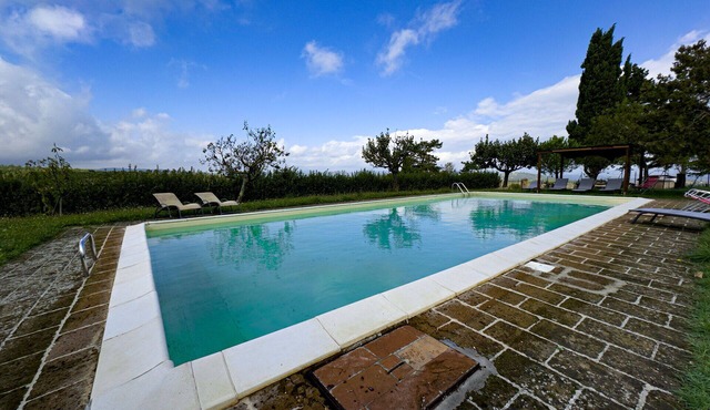 Beautiful villa for 10 guests with WIFI, pool, TV, patio and panoramic view
