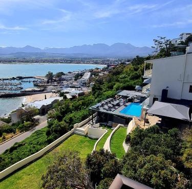 Bikini Beach Manor in Gordonʼs Bay
