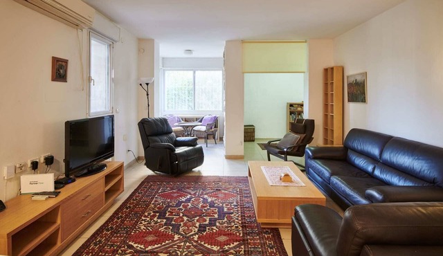 Botanical Burla - Three Bedroom Apartment, Sleeps 6