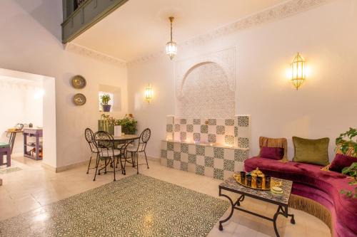 Boutique Riad Prive, Patio Vert & Design Rooftop, 4 Pers, Wi-Fi