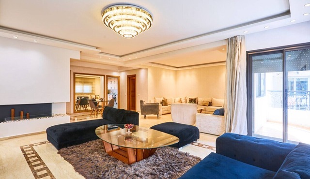 Casablanca 3 Bed Uni in Triangle D`Or W/Parking