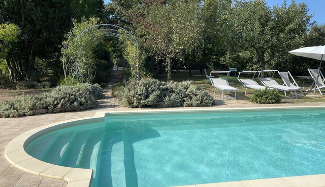 Casale Iris: Pool, Aircon, Amazing Views, Grill, Garden, Gym - families & groups