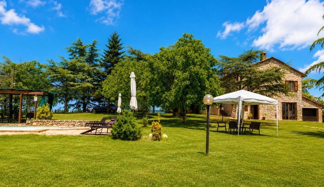 Caserinzio farmhouse - Girasole panoramic view with pool