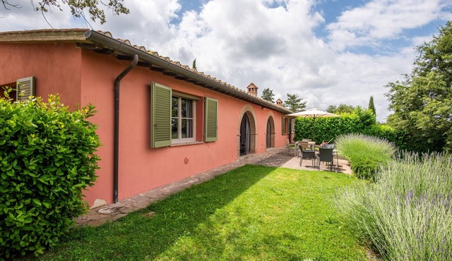 Chalet "Basilico' with Shared Pool, Private Terrace & Wi-Fi