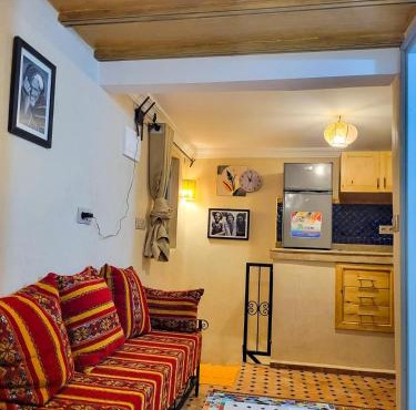 Charming 4 Floor Private House with Fast WiFi and Sunny Terrace