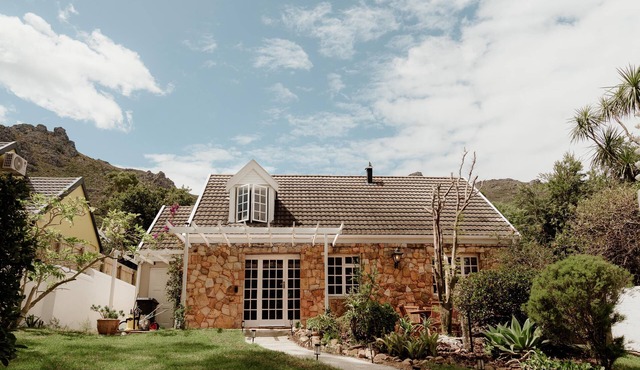 Charming Cottage nestled in the Valleys of Hout Bay