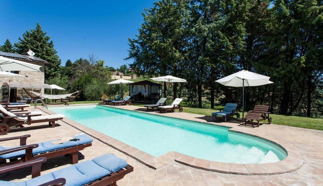 Charming House in Ramazzano with Pool