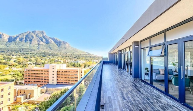 Chic 1-bedroom apartment with WiFi, fitness room in wonderful Cape Town