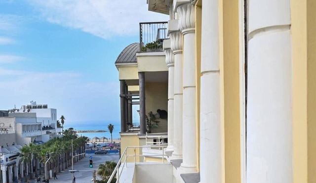 Chic 2BR Apartment close to the beach by HolyGuest