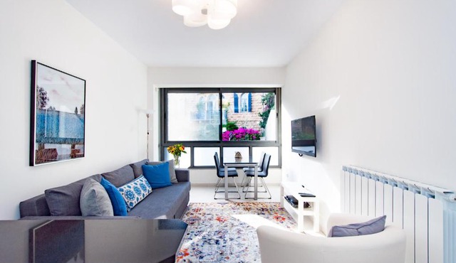 Colony Suites - Hildesheimer St.