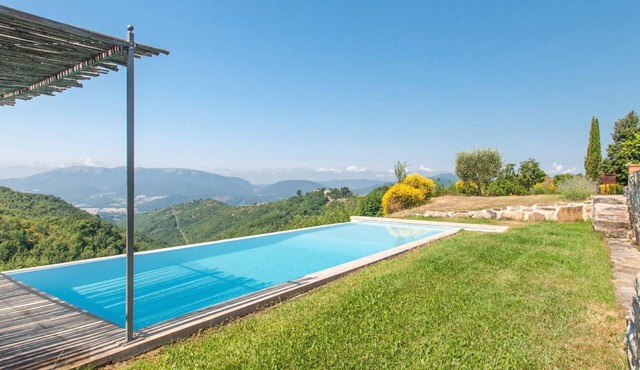 Comfortable Villa con Piscina - La Torre for up to 6 guests