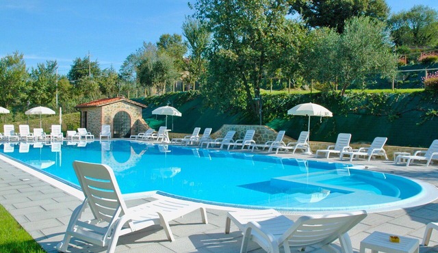 Cosy apartment in villa for 4 guests with A/C, pool, WIFI, TV and patio