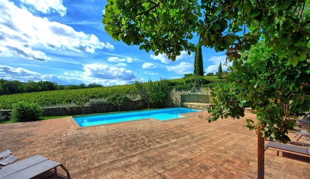 Cosy apartment for 7 people with A/C, pool, TV, pets allowed and panoramic view