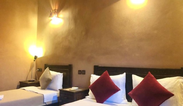 Cozy 1-bedroom bed & breakfast in lovely Nkob with AC
