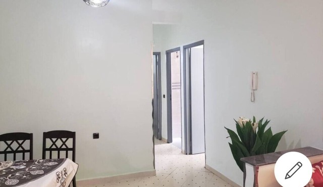 Cozy 2 bedroom Apartment in Popular Neighborhood. 5 min to airport