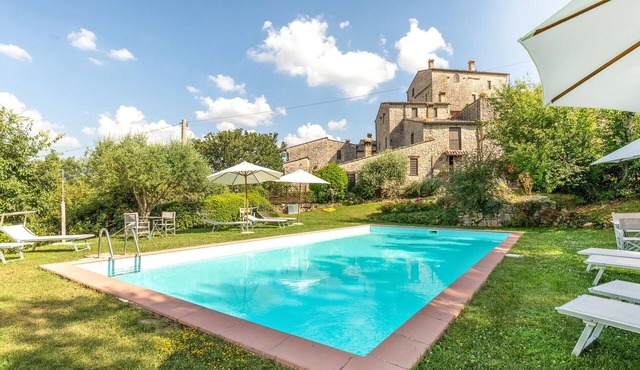 Cozy apartment in Todi PG with swimming pool