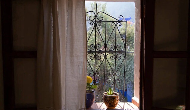 Cozy room with private Bathroom inside the Medina.