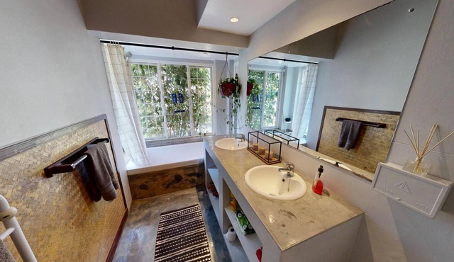 Delightful 4-bedroom house in Onrusrivier perfect for your getaway