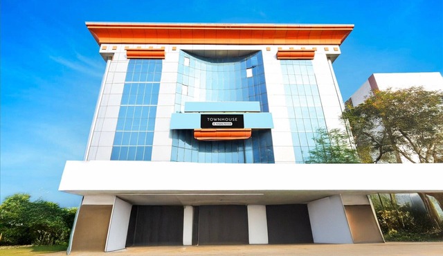 DeluxeAmeerpet Balkampet Road