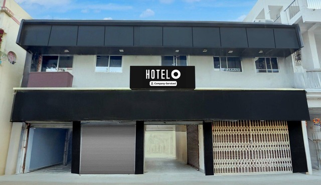 DeluxeHotel Home Town