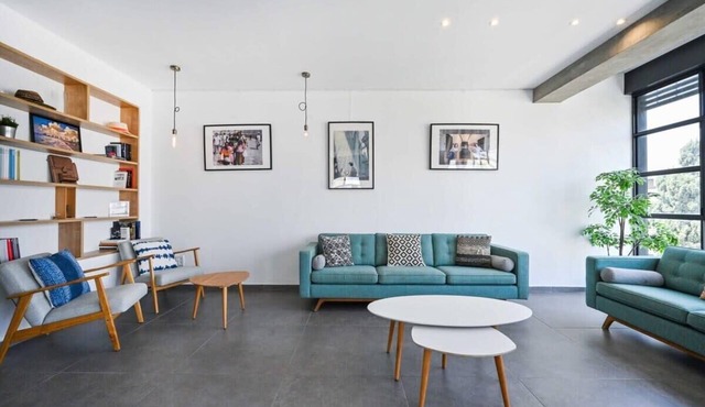 Designer 2BR in Rembrandt street by HolyGuest