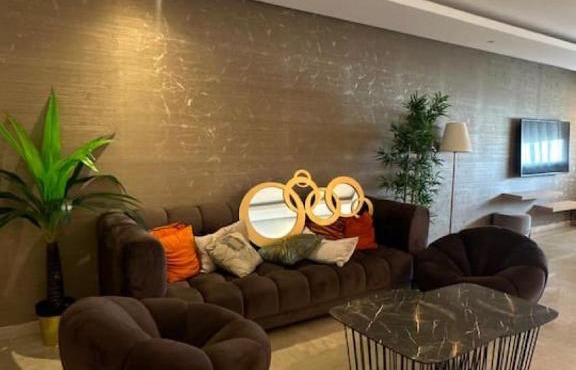 Designer 3BR in Prime Casablanca with Free Parking