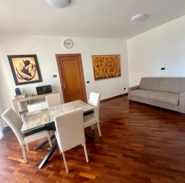 Domus Leonardo Apartment