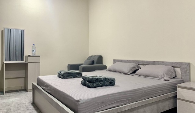 Double room with private bathroom, separate entrance and self-entry