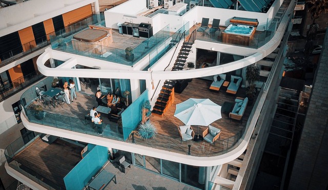 dream Penthouse W 3 Bedrooms on the SEA W JACUZZI and SEA View Luxury boutique