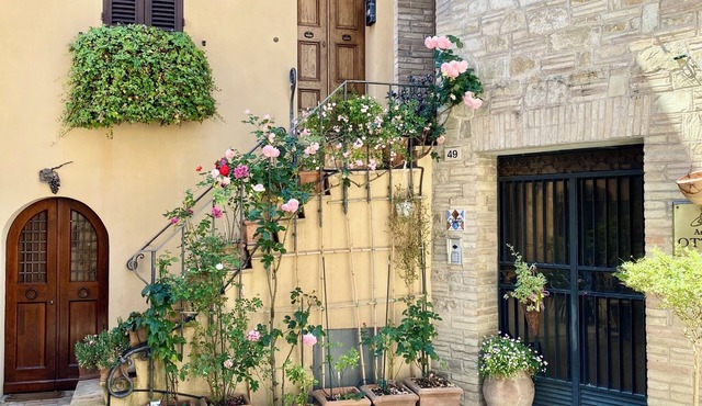 Dwelling in the historic center of Bevagna with panoramic terrace overlooking the Umbrian hills