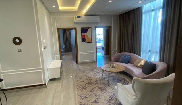 Elegant 4 Bedroom Bungalow with all inside amenities.Good for 10 family members
