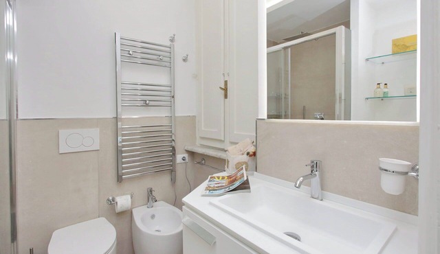ELEGANT APARTMENT IN THE HEART OF ROME-NAVONA AREA
