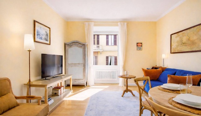 Elegantis.it Milos Suite Apartment - Your Chic Retreat in Central Rome