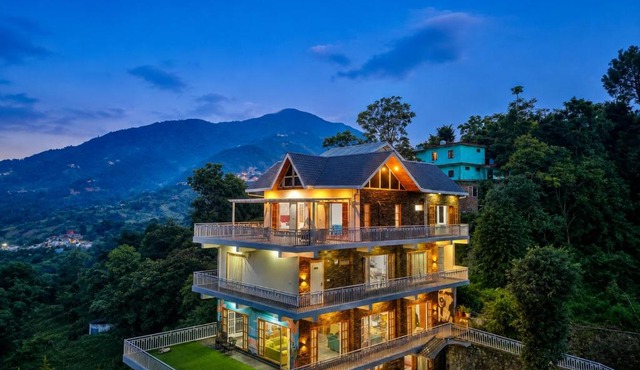 ELIVAAS Signature Secret Escape Pet-friendly 2-BHK Retreat with Patio & Restro Near Ashwani Khad Waterfall