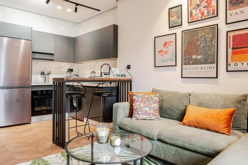 Emerald 32 Bourgogne Studio